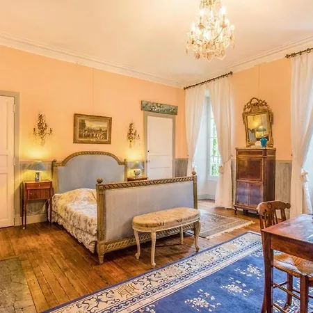 Chateau Sleeps 50 Pool Wifi 乡村民宿