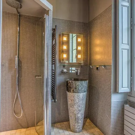 Chateau Sleeps 50 Pool Wifi 朗瑞斯格勒