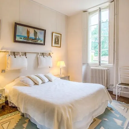 Chateau Sleeps 50 Pool Wifi 乡村民宿 *