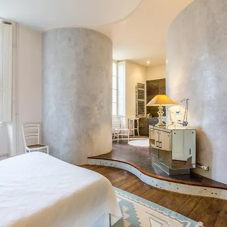 Chateau Sleeps 50 Pool Wifi